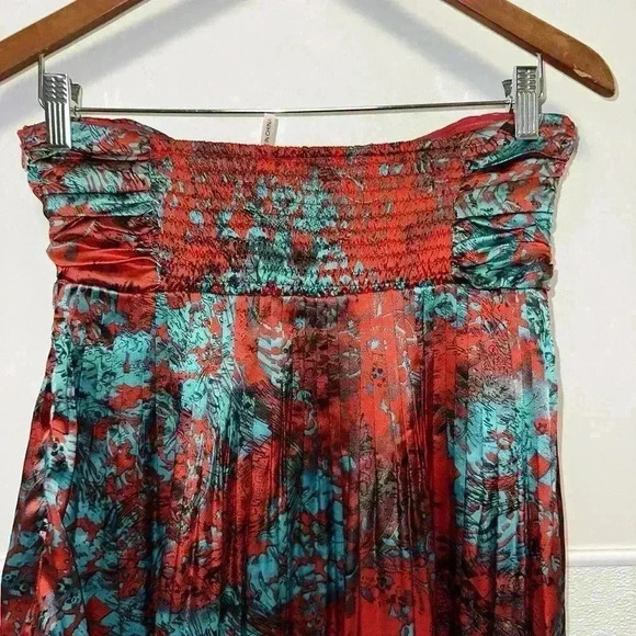Deja Vu Strapless Formal Style Dress / Red & Blue - Picture 5 of 16